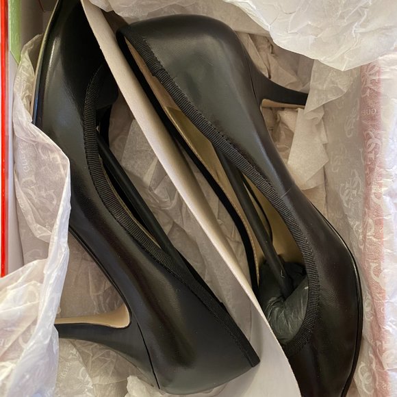 Guess Peep Toe Shoes - Picture 4 of 9